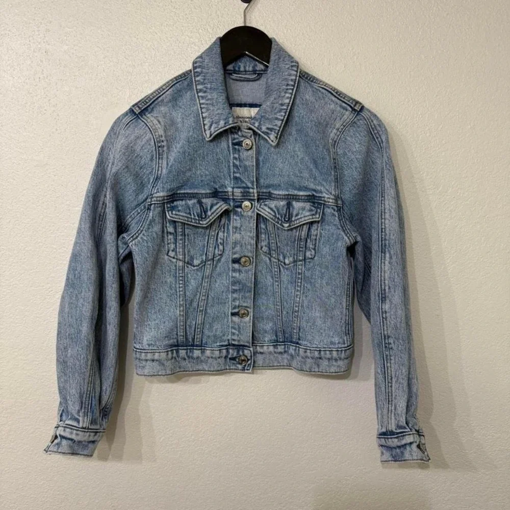 Albercrombie‎ & fitch Light wash denim jacket